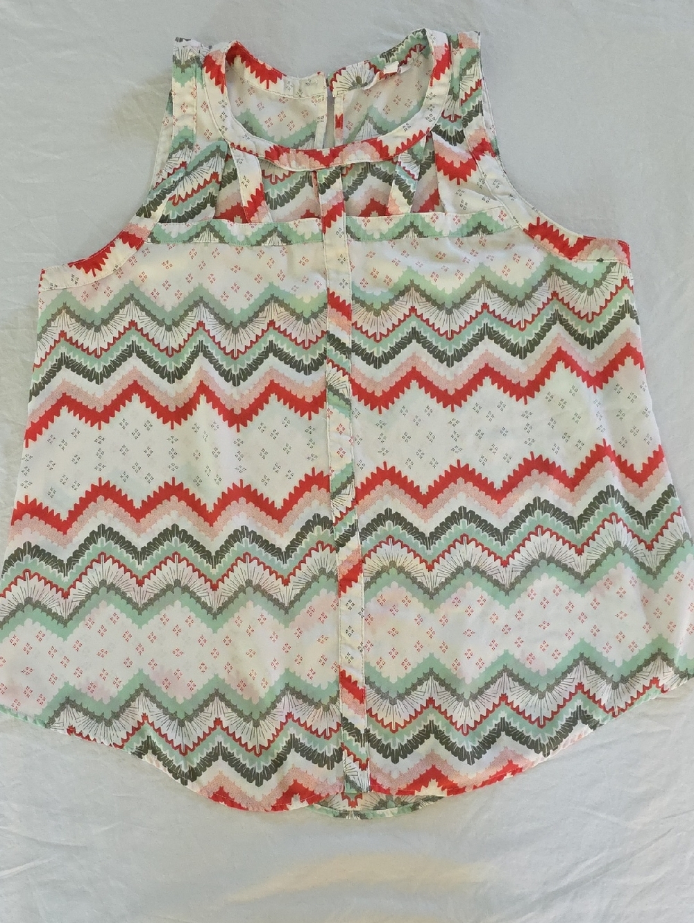 Candie's  Chevron and Diamond  Print Sleeveless Top. Womens Size XL